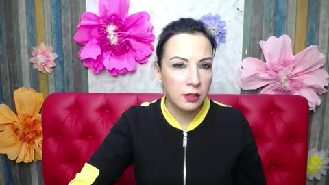 Snapshot of elizabethsho chatting on October 18, 5:26 pm ElizabethSho online show from October 18, 5:26 pm