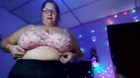 Elizabeth online show from November 18, 6:42 pm