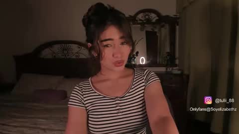 Snapshot of elizabethz chatting on September 27, 12:40 am Tuli online show from September 27, 12:40 am