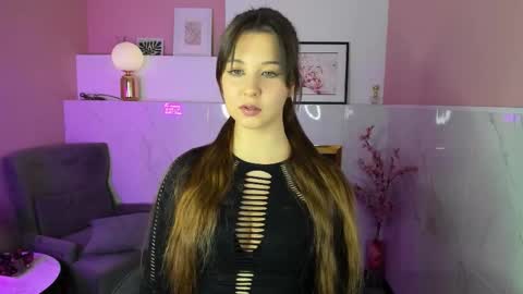 Eliza online show from November 30, 1:59 pm