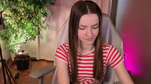 elizzza_ online show from July 24, 5:27 am