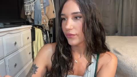 Ella online show from July 28, 3:21 pm