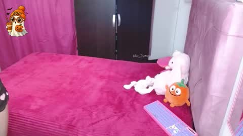 Snapshot of ella_2sweet chatting on October 23, 7:14 am Ella online show from October 23, 7:14 am