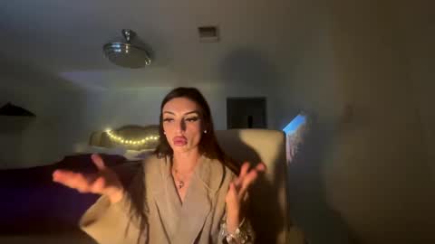 ella_ella_ella_ay online show from October 5, 2:38 am