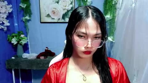 Ella online show from December 5, 11:55 am