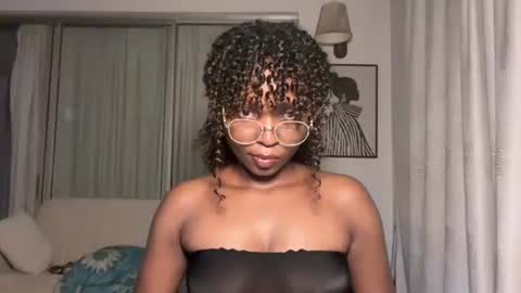 Ella online show from December 13, 9:10 pm