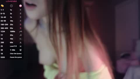 Snapshot of ella_lee15 chatting on September 23, 2:21 am Lee online show from September 23, 2:21 am