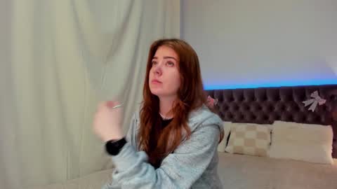 Snapshot of ella_mayers chatting on February 16, 9:48 pm Ella Mayers online show from February 16, 9:48 pm