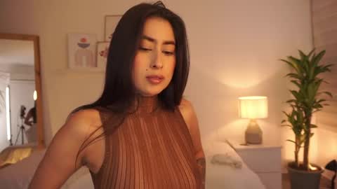 ELLA OWEN online show from November 6, 4:35 pm