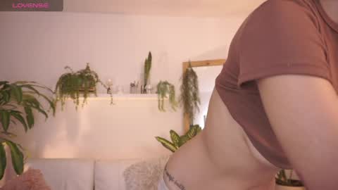 ELLA OWEN online show from April 14, 10:21 pm