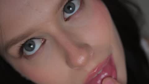 Ella online show from March 22, 6:58 pm