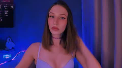 ellaamber online show from June 10, 2:11 am