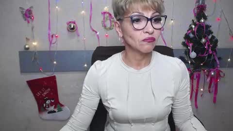 Snapshot of ellabonito chatting on January 6, 6:25 am EllaBonito online show from January 6, 6:25 am