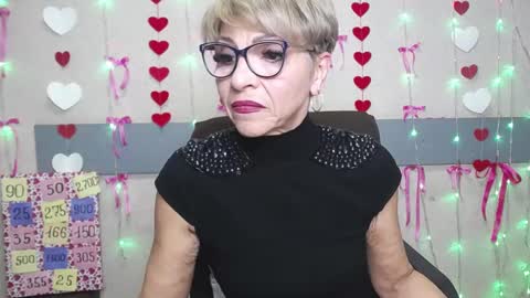 Snapshot of ellabonito chatting on February 19, 6:33 am EllaBonito online show from February 19, 6:33 am