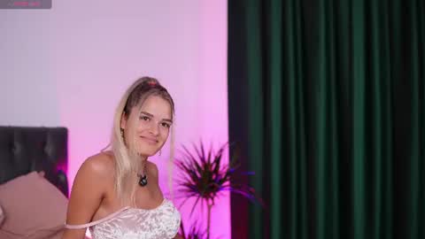Ella online show from July 28, 9:14 pm