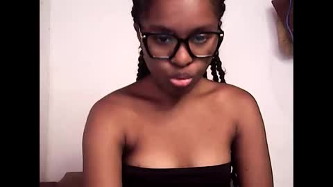 ellah245 online show from March 2, 10:55 am