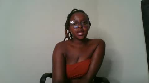 ellah-simone online show from May 6, 8:13 pm