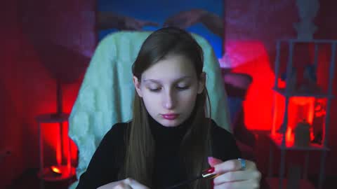 Snapshot of ellahorton chatting on December 3, 6:35 am Ella online show from December 3, 6:35 am