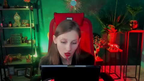 Snapshot of ellahorton chatting on February 28, 12:31 pm Ella online show from February 28, 12:31 pm