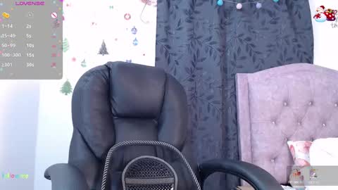 Snapshot of ellajonz chatting on December 11, 3:02 am Ella Amoneth online show from December 11, 3:02 am