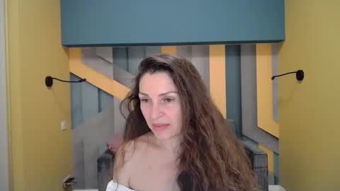 Snapshot of ellalongs chatting on January 8, 12:26 pm EllaLongs online show from January 8, 12:26 pm