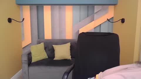 EllaLongs online show from March 22, 12:33 pm