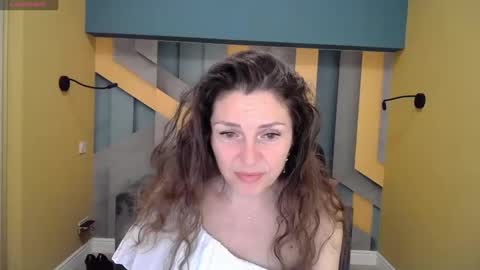 Snapshot of ellalongs chatting on January 2, 12:35 pm EllaLongs online show from January 2, 12:35 pm