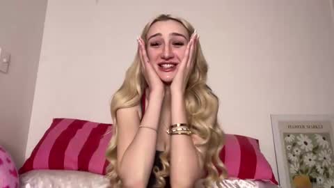 ellamcdaniel online show from May 15, 4:38 am