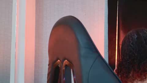 Ella Sanders online show from March 25, 12:38 am