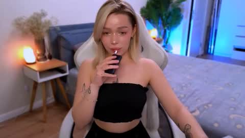 Ella online show from January 8, 6:17 am