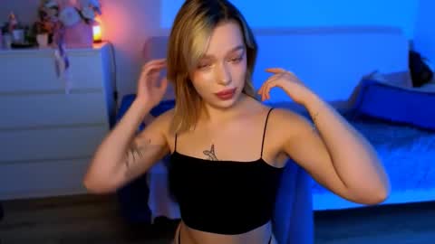 Ella online show from November 14, 5:29 am