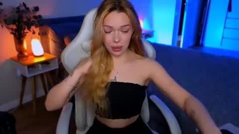 Ella online show from June 21, 6:06 am