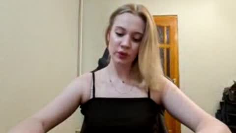 ellaygray online show from July 28, 7:39 pm