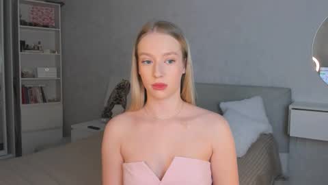 elldiana online show from March 3, 5:24 am