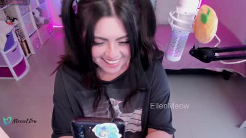 Snapshot of ellen_meow chatting on February 23, 9:16 am Meow in da house . online show from February 23, 9:16 am