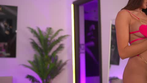EllenKarter online show from May 6, 4:05 am