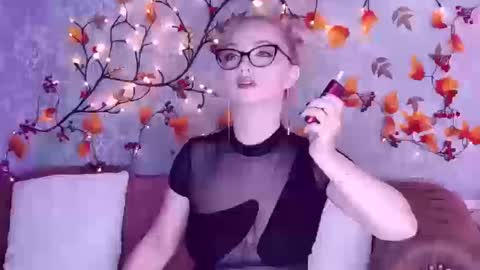 Snapshot of ellianareese chatting on September 23, 3:37 am Elliana online show from September 23, 3:37 am