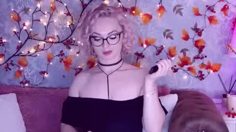 Snapshot of ellianareese chatting on September 16, 2:30 am Elliana online show from September 16, 2:30 am