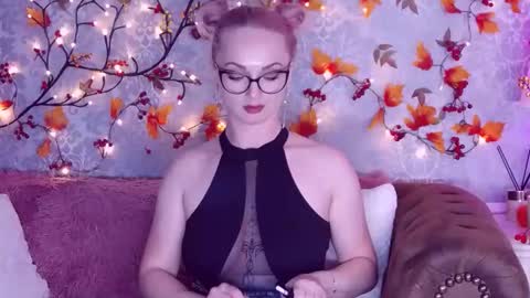 Snapshot of ellianareese chatting on September 12, 8:34 am Elliana online show from September 12, 8:34 am