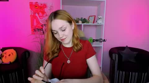 Snapshot of ellie_fire chatting on October 3, 7:19 pm Ellie online show from October 3, 7:19 pm