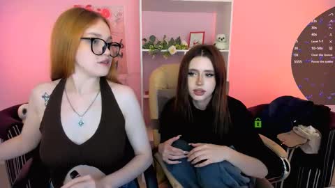 Snapshot of ellie_fire chatting on September 21, 6:50 pm Ellie online show from September 21, 6:50 pm