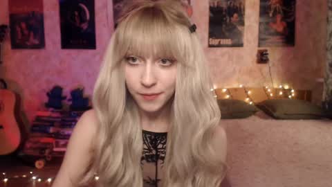 Snapshot of ellie_friendly chatting on January 30, 12:06 pm ellie_friendly online show from January 30, 12:06 pm