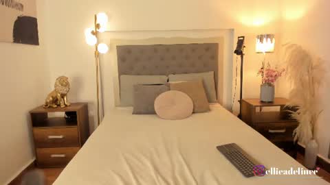 ellieadeline online show from June 13, 4:21 am