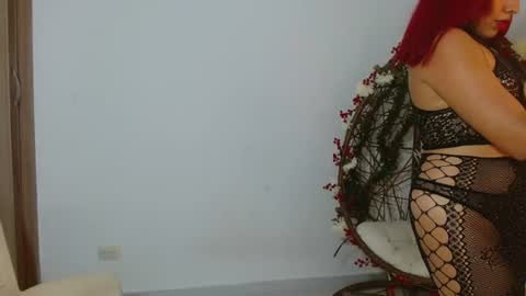 ellieconnor217 online show from August 10, 2:37 am