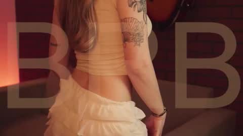 elliecutes online show from March 6, 8:09 am