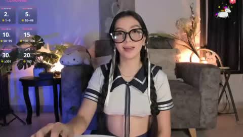 elliedream_ online show from June 12, 2:03 pm