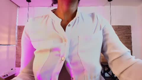 elliee_alves online show from June 18, 5:18 pm