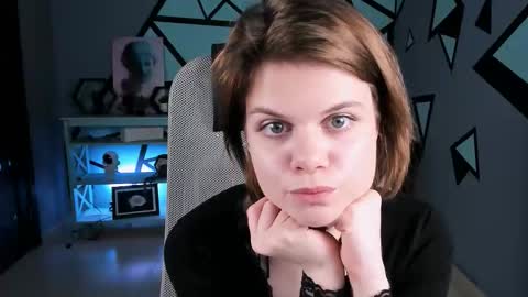 elliemurler online show from November 20, 9:10 am