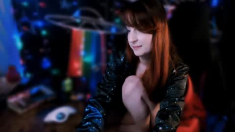 Snapshot of ellieobey chatting on December 3, 4:35 am Ellie online show from December 3, 4:35 am