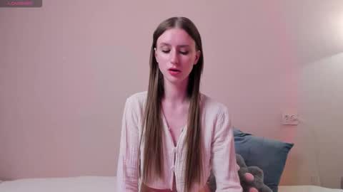 ellierough online show from March 20, 5:18 pm